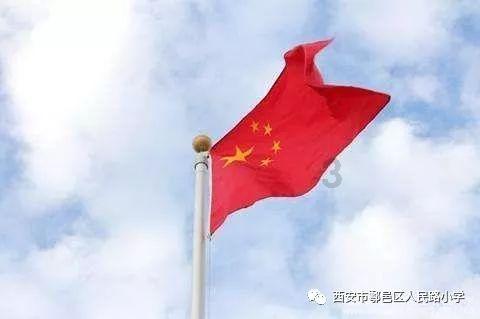 逃离残破的机舱